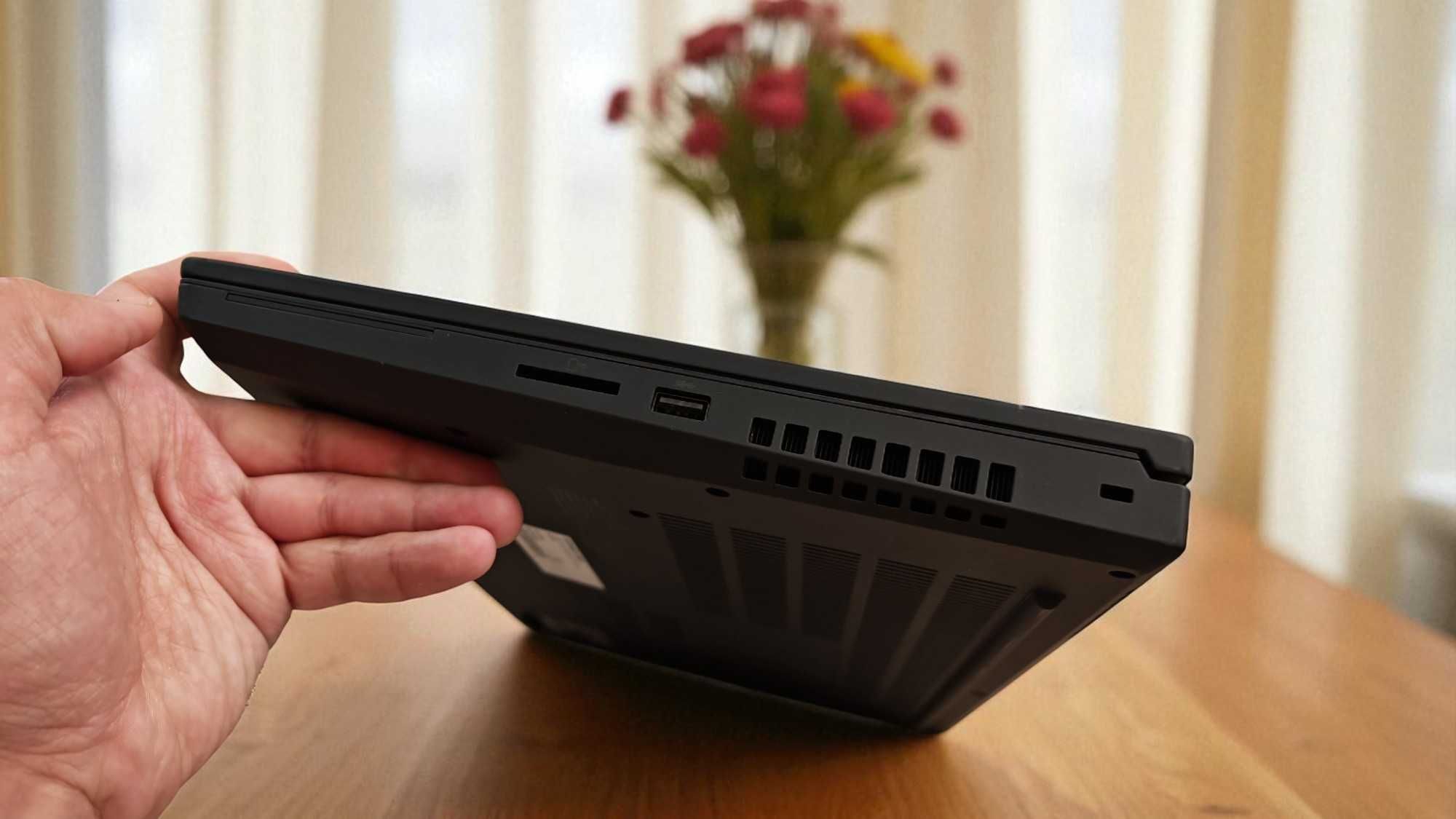 Ноутбук Lenovo ThinkPad P15 Gen1 i7-10875H/15,6IPS/32Gb/2Tb/RTX4000