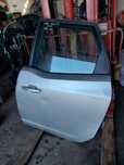 Porta esquerda trás opel meriva 2015