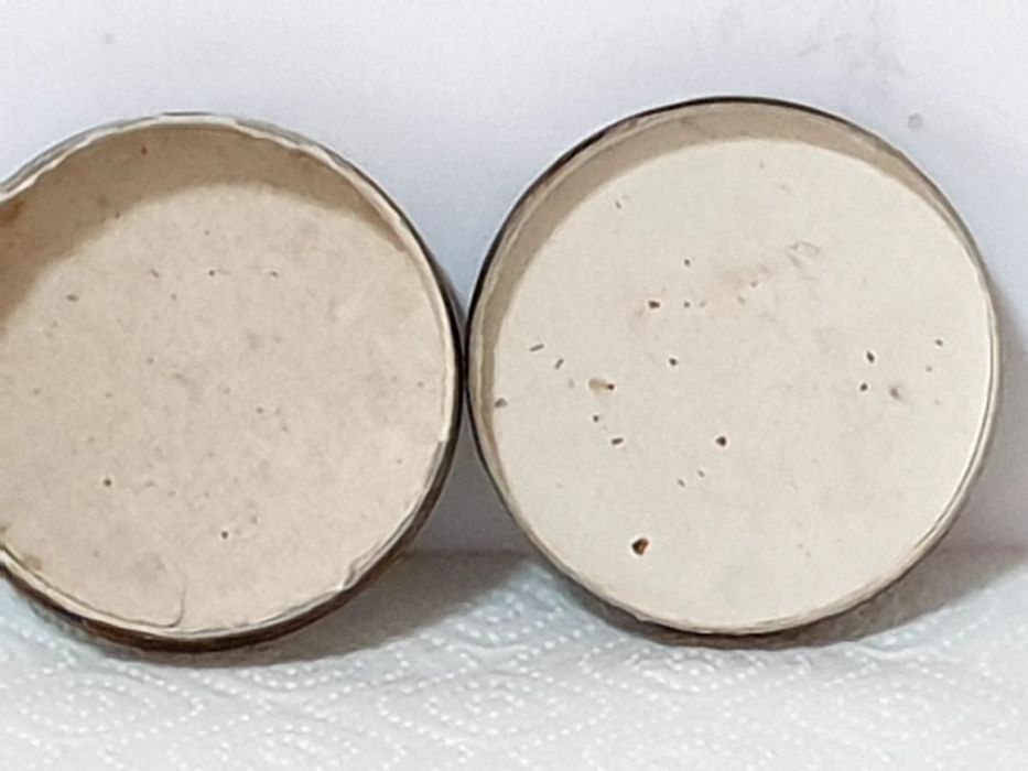 Linda  rara, antiga caixa de pó de arroz  Sec. XIX