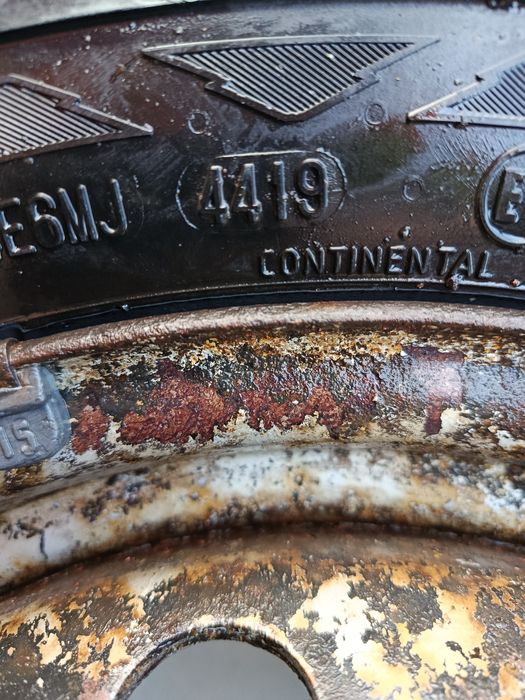 Шини Зимові 2шт 225/70 R15C Continenta VancoWinter 2