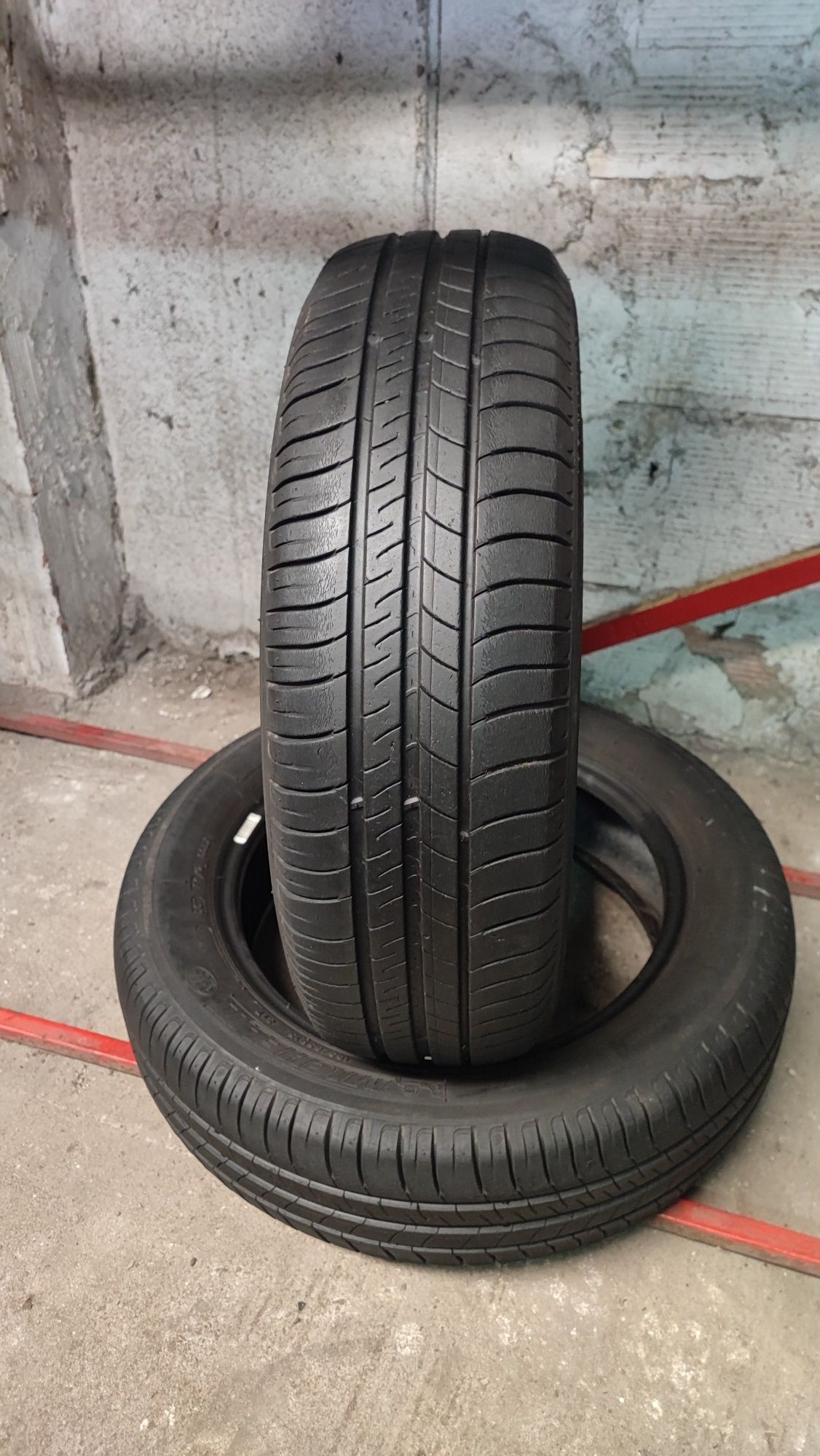 Vendo Par 165/65r15 Michelin Energy Saver com 70%