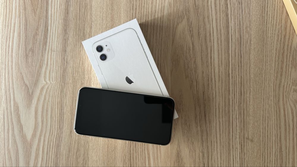 iPhone 11 64GB Branco