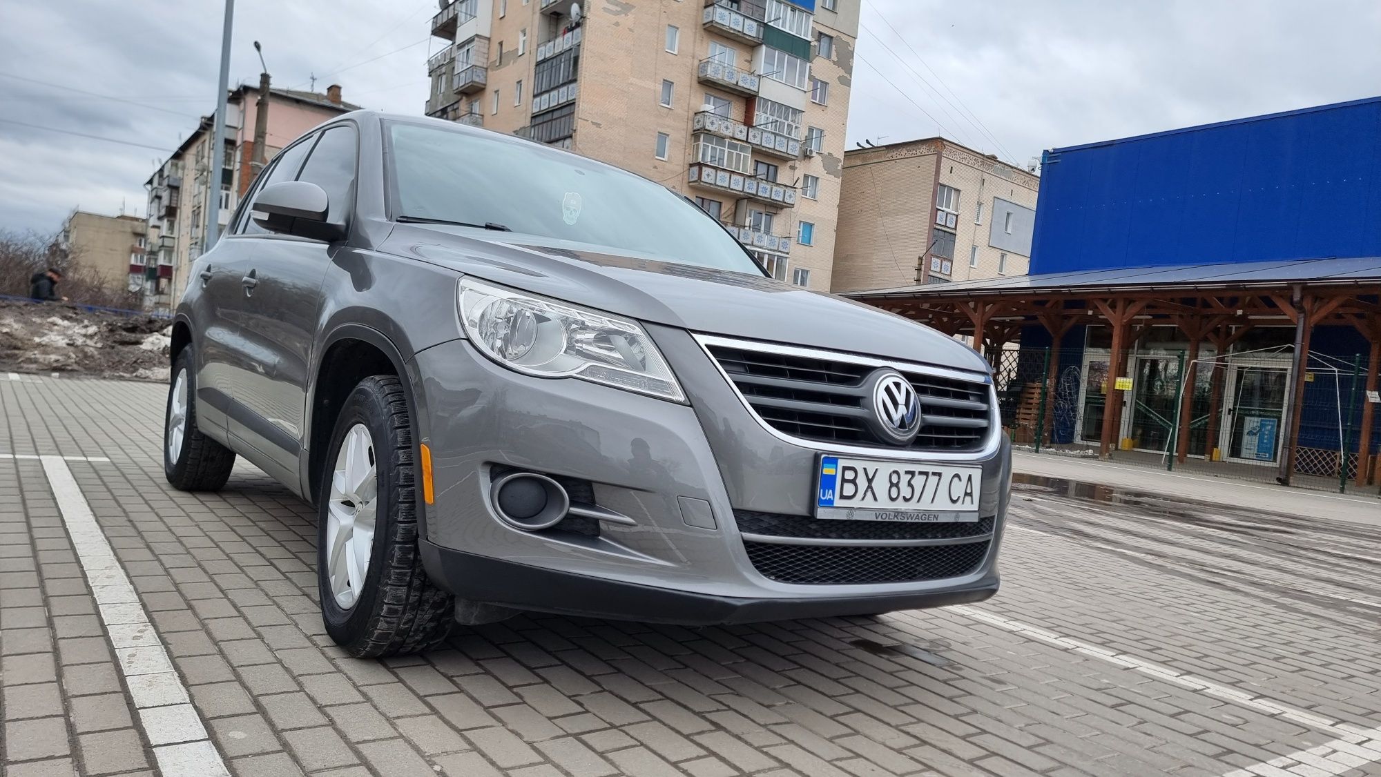 Volkswagen Tiguan 2011 р. 2.0 бензин