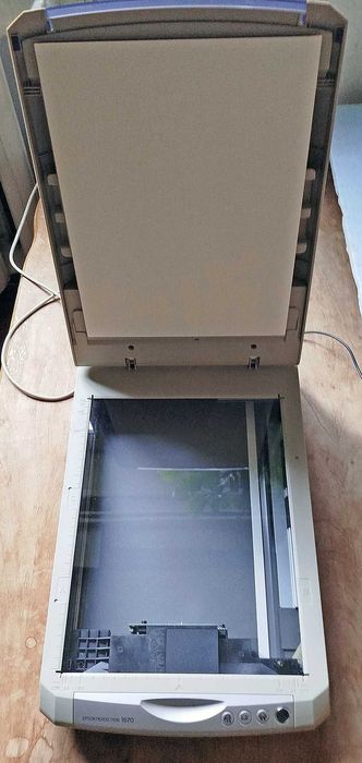 Сканер EPSON perfection 1670