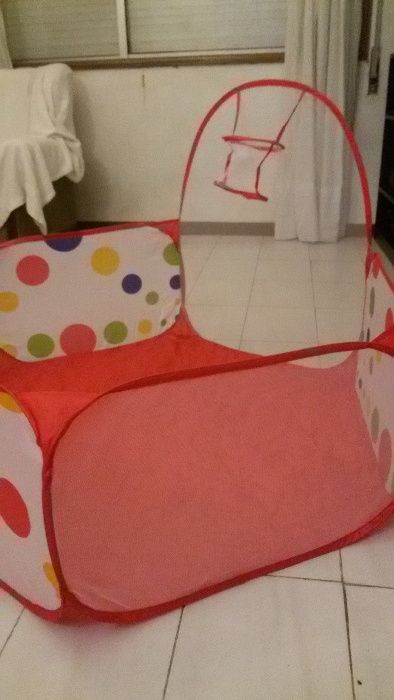 Piscina de bolinhas para crianças