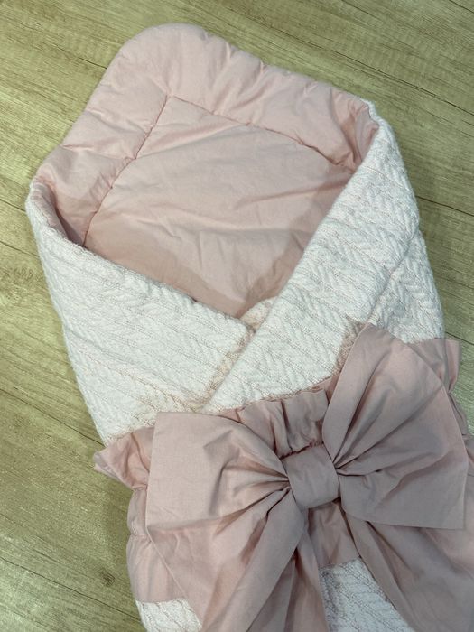 Конверт на виписку рожевий для дівчинки