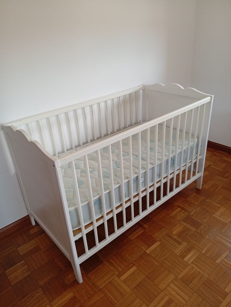 Vendo berço para bebê como novo