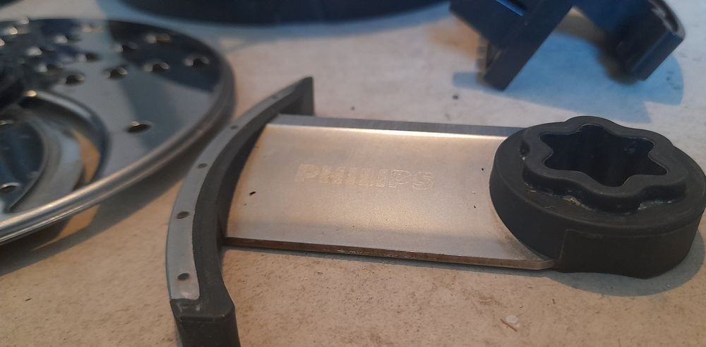 Запчасти для комбайна, измельчителя, миксера, блендера Philips.