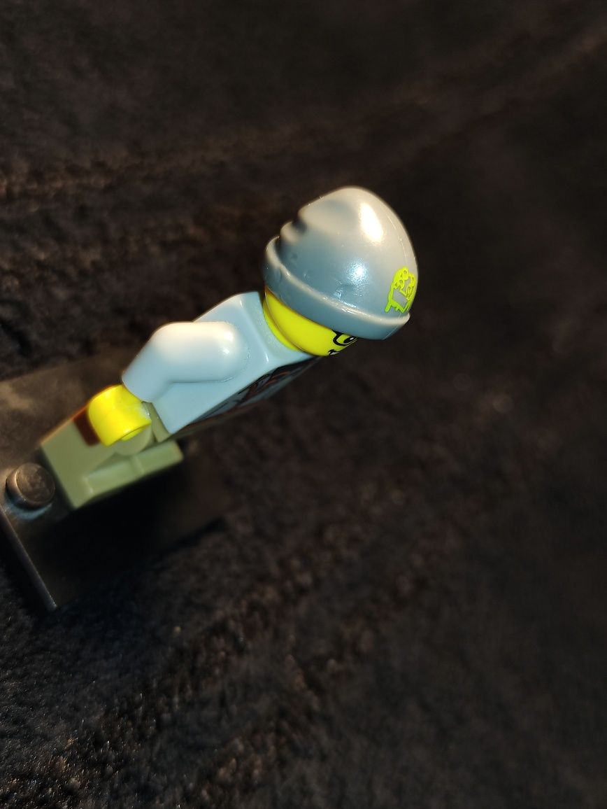 Lego Minifigurka Uliczny Skater