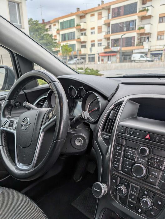 Carro familiar económico e fiável