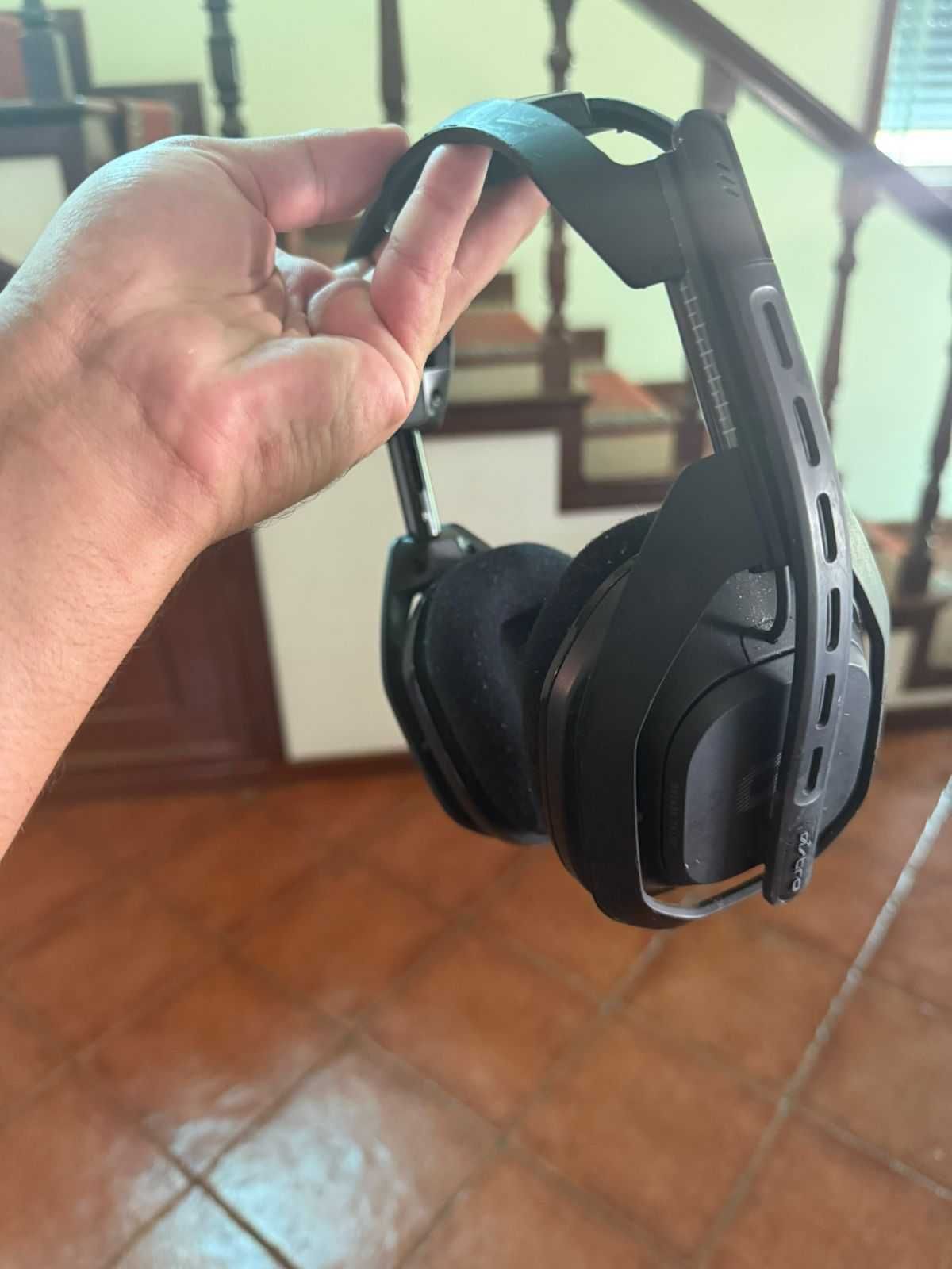 Astro A50 Wireless + Base Station - PS5/PS4/PC/Mac