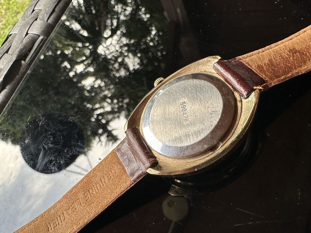 Pozłacany zegarek mechaniczny Rakieta made USSR ok 39 mm !! Zdobiony !