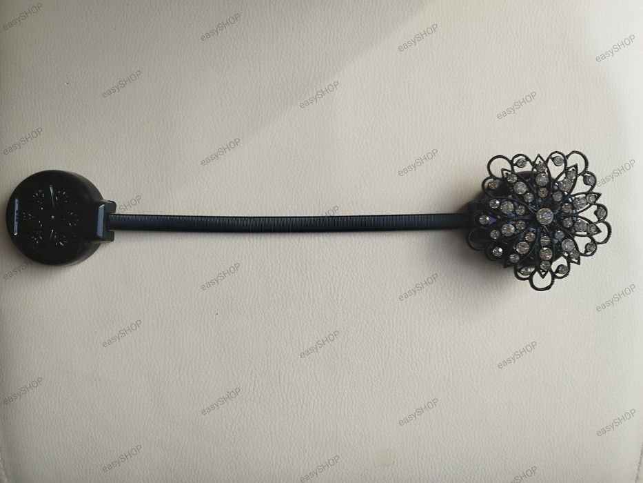 Komplet czarnych magnesów do upięcia firan zasłon