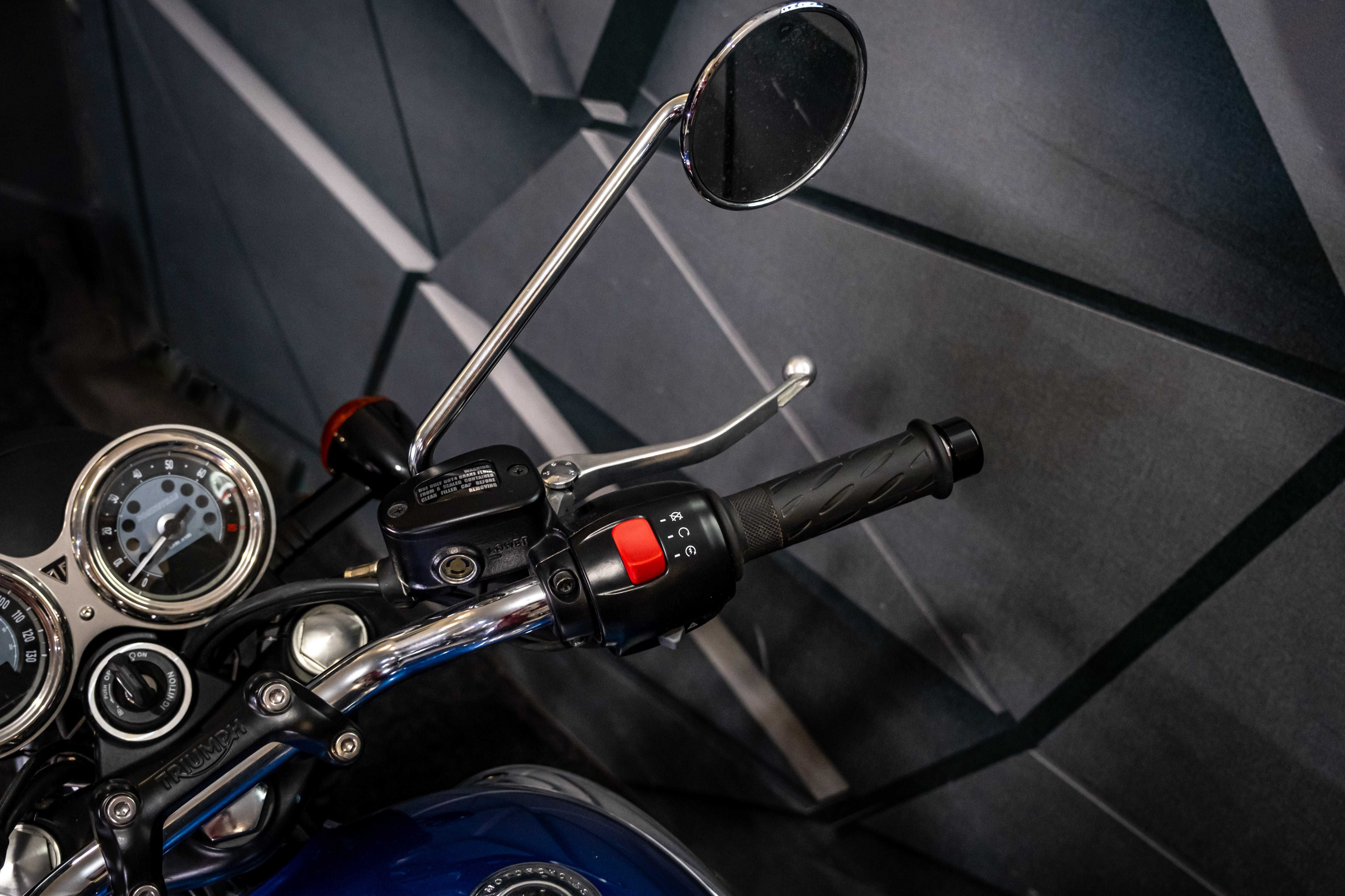 Triumph Bonneville T100