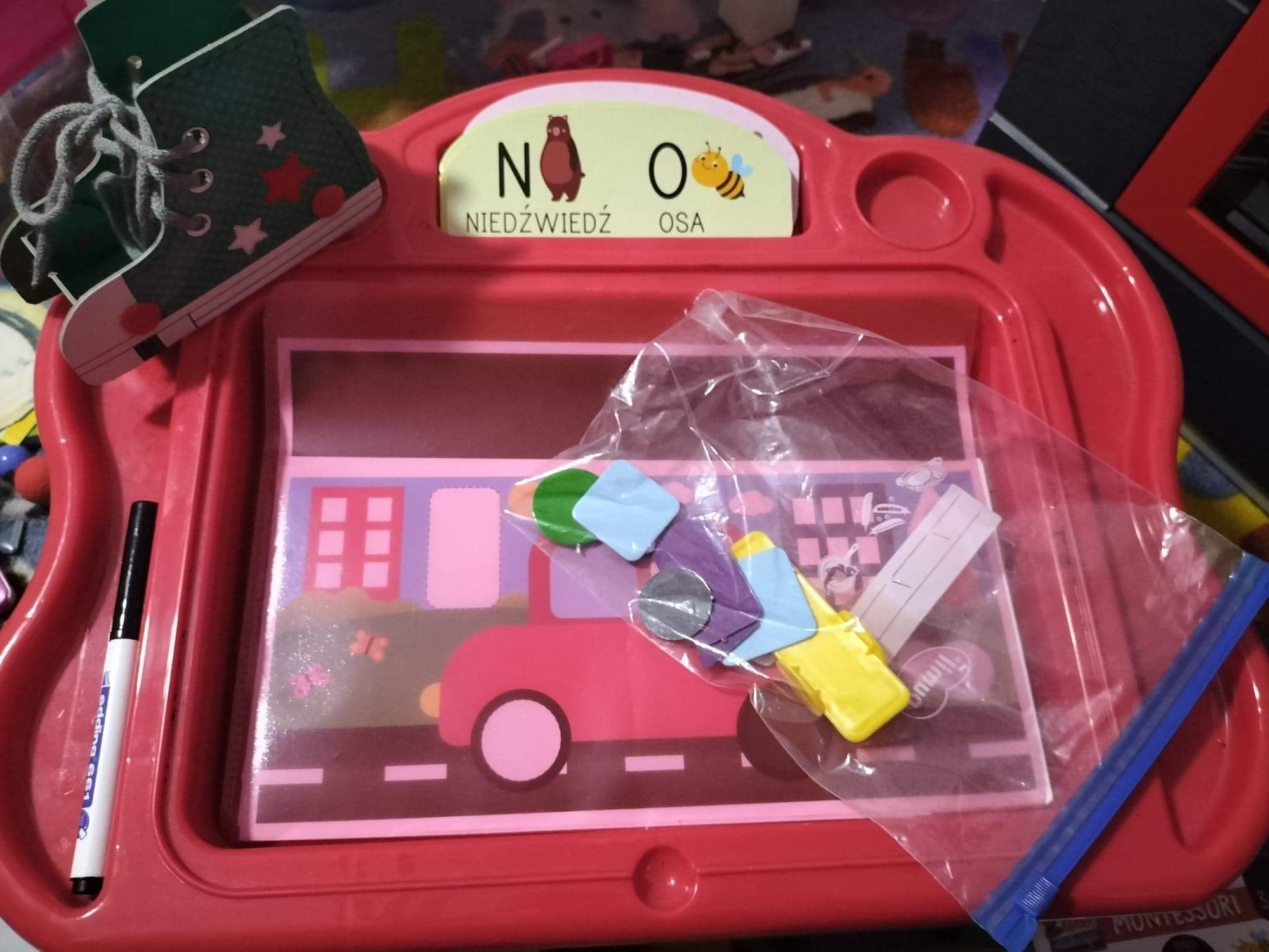 Moje pierwsze biurko Montessori