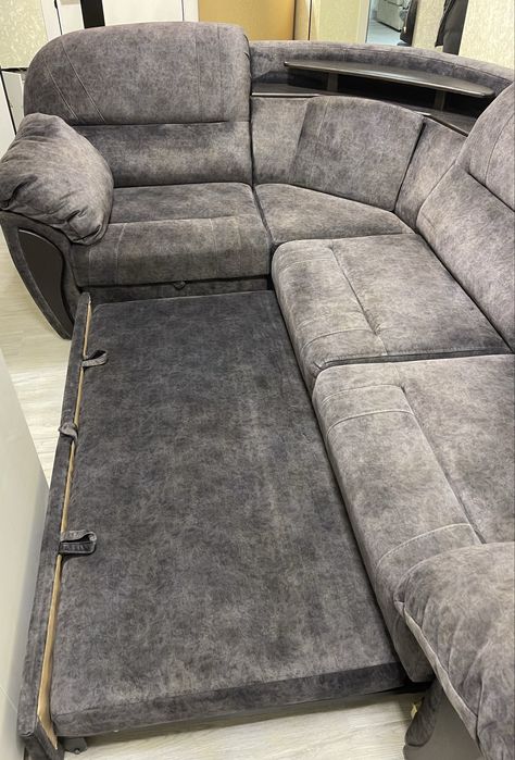 Диван темно сірого кольру