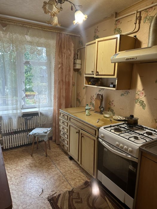 Продам 3 комнатную квартиру в центре города.