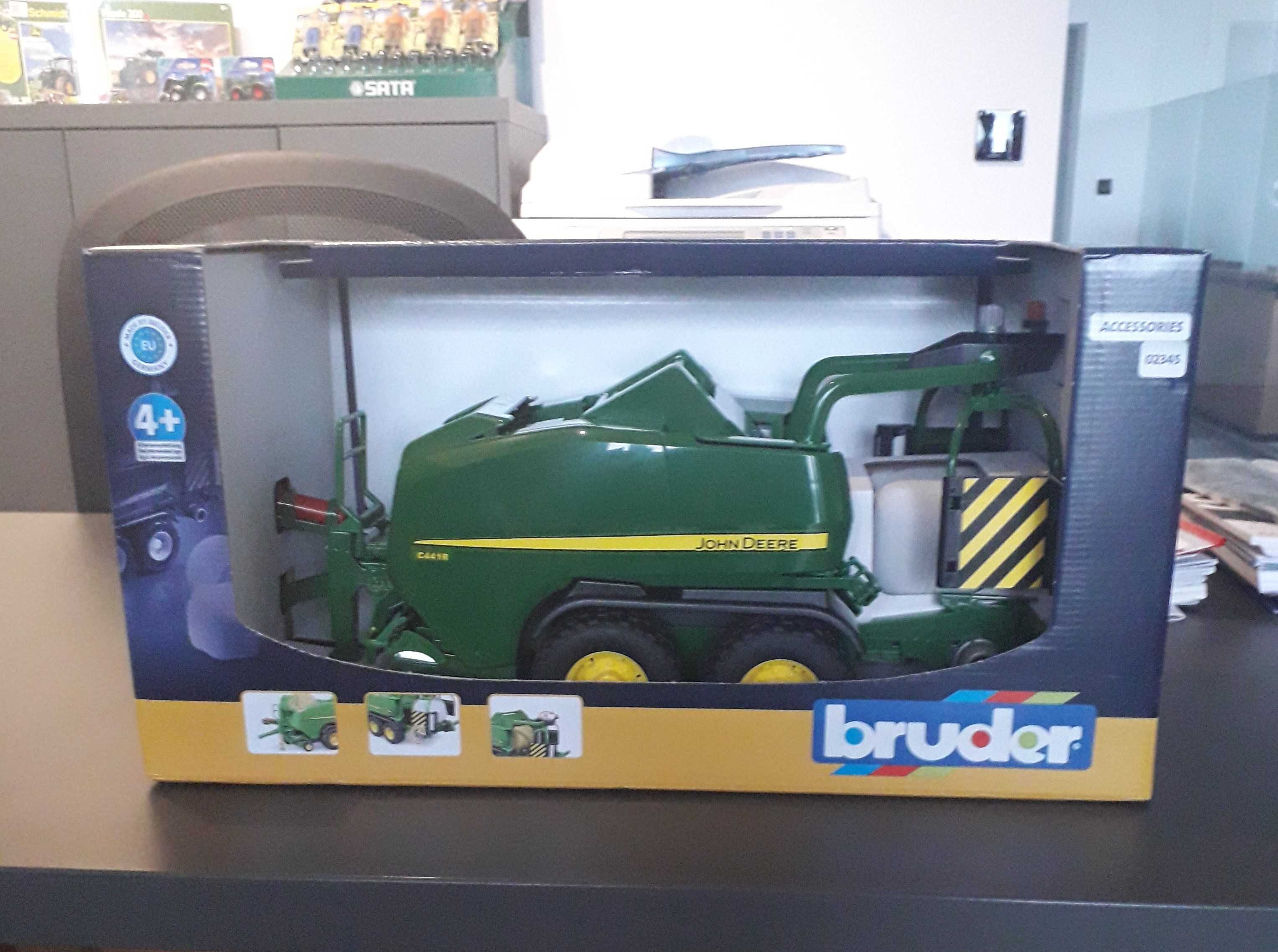 Bruder Prasa owijarka John Deere