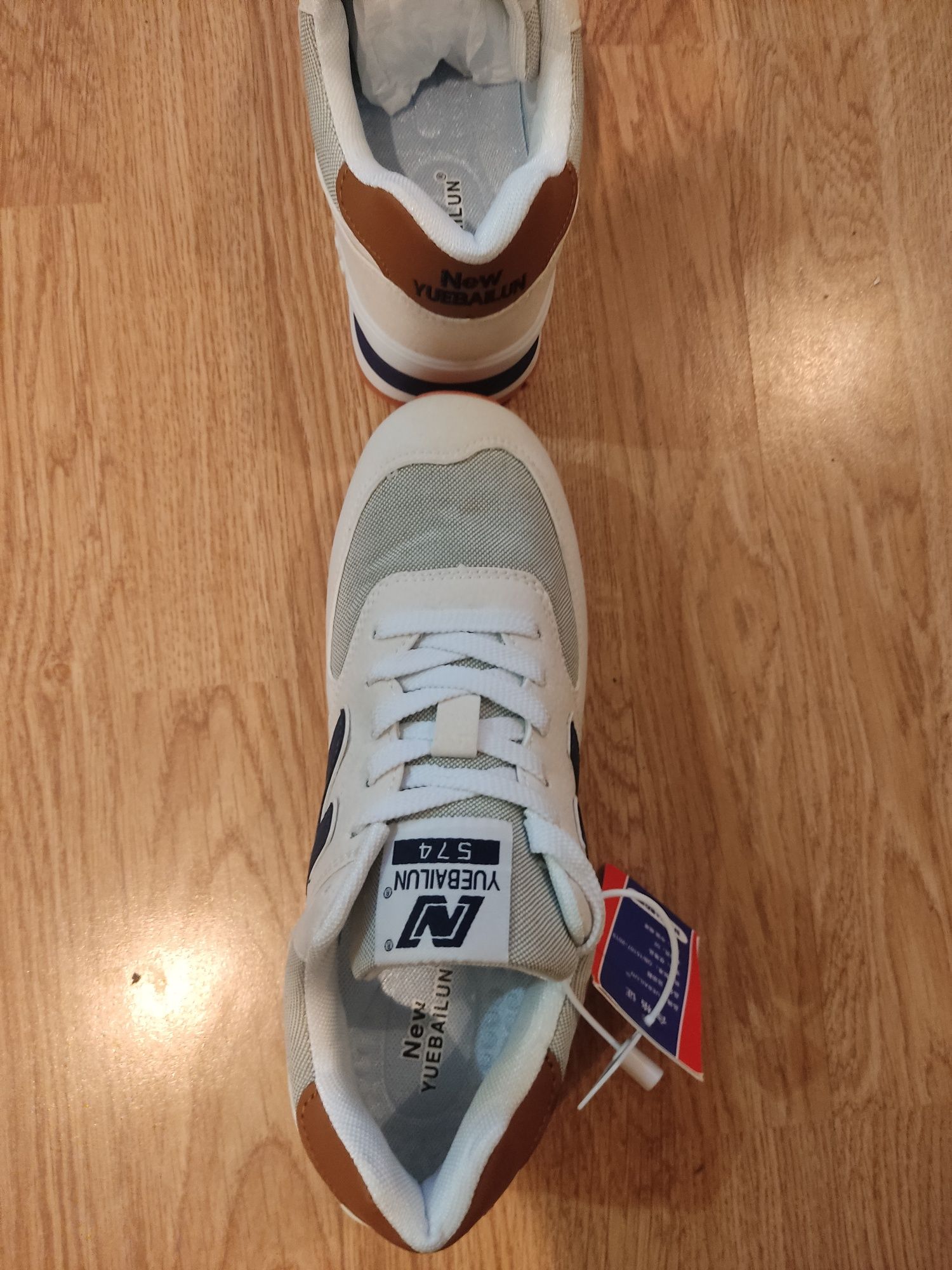 Новые кроссовки New Balance 42 размер (китайская версия). Хорошее каче