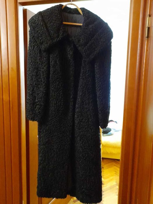 Шуба каракулева.