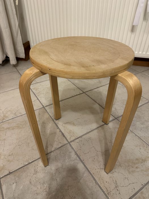 Krzesło taboret drewniany