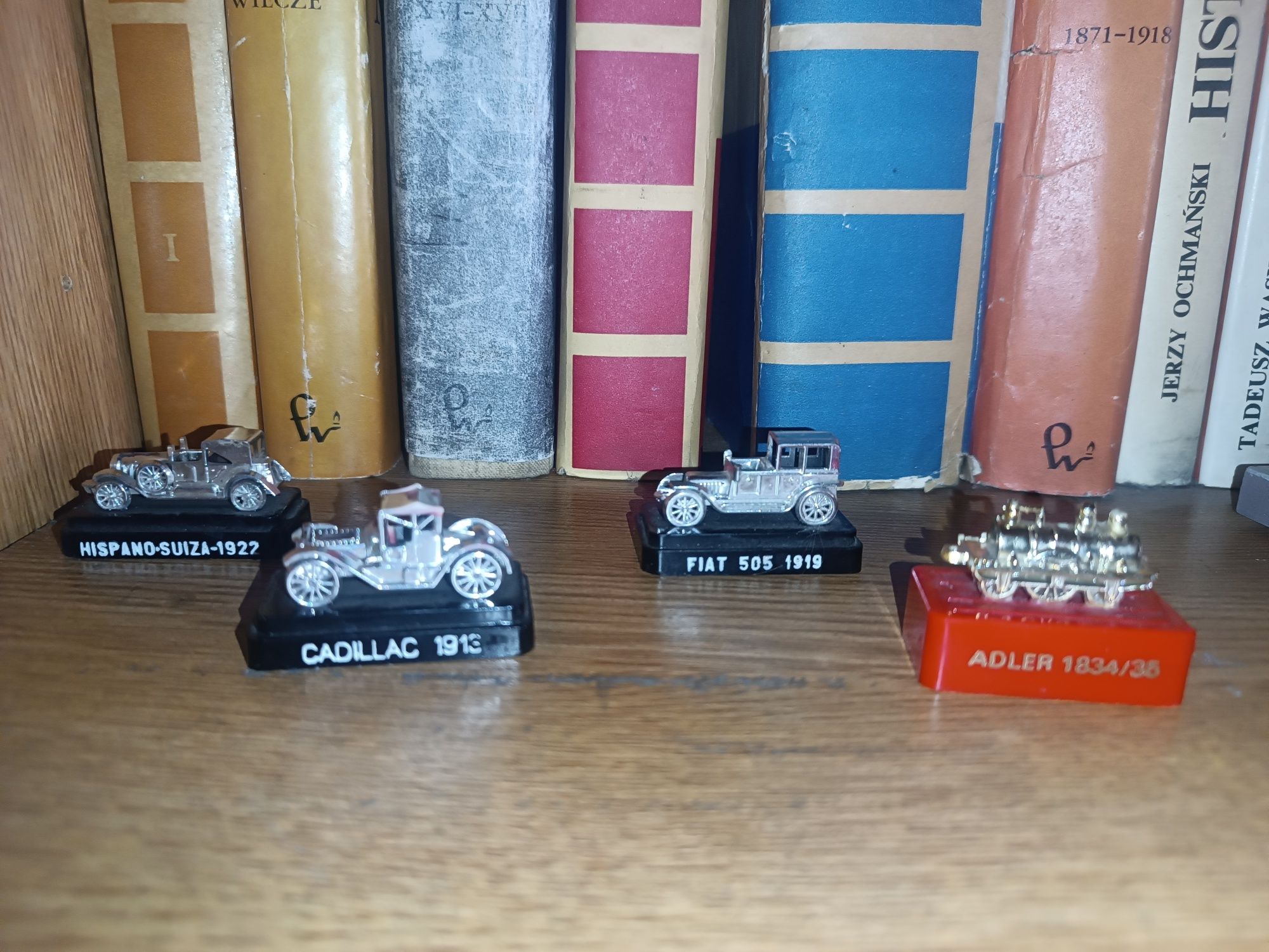 Miniaturowe samochody z dawnych lat lata 70