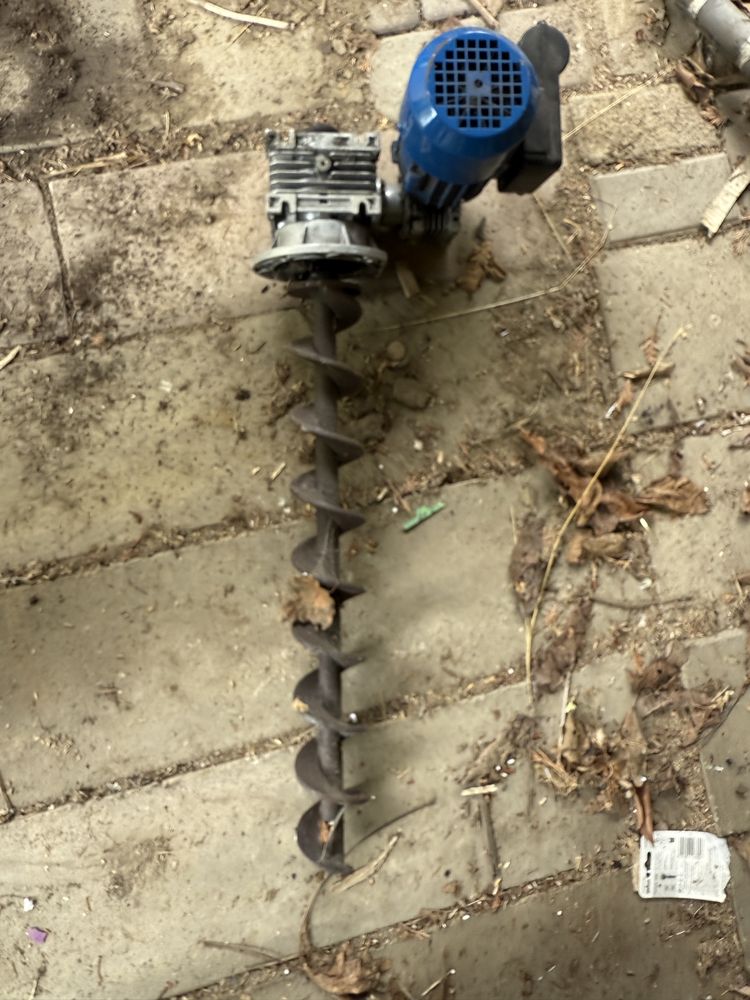 Silnik Besel 0,12 kW, reduktor, podajnik, palnik, zbiornik,