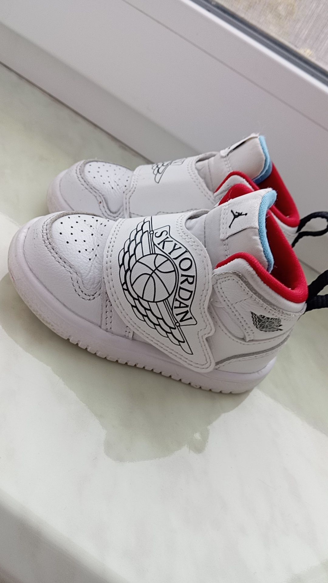 Кросівки для хлопчика Sky Jordan.