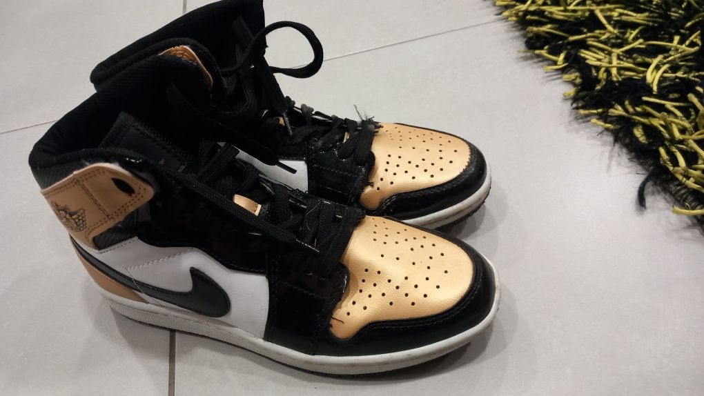 Jordan one nike...