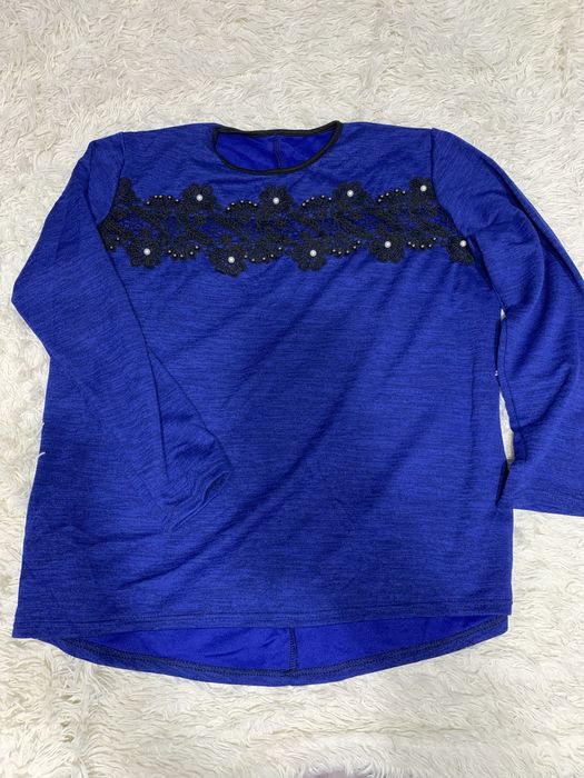 Нова жіноча кофта з мереживом