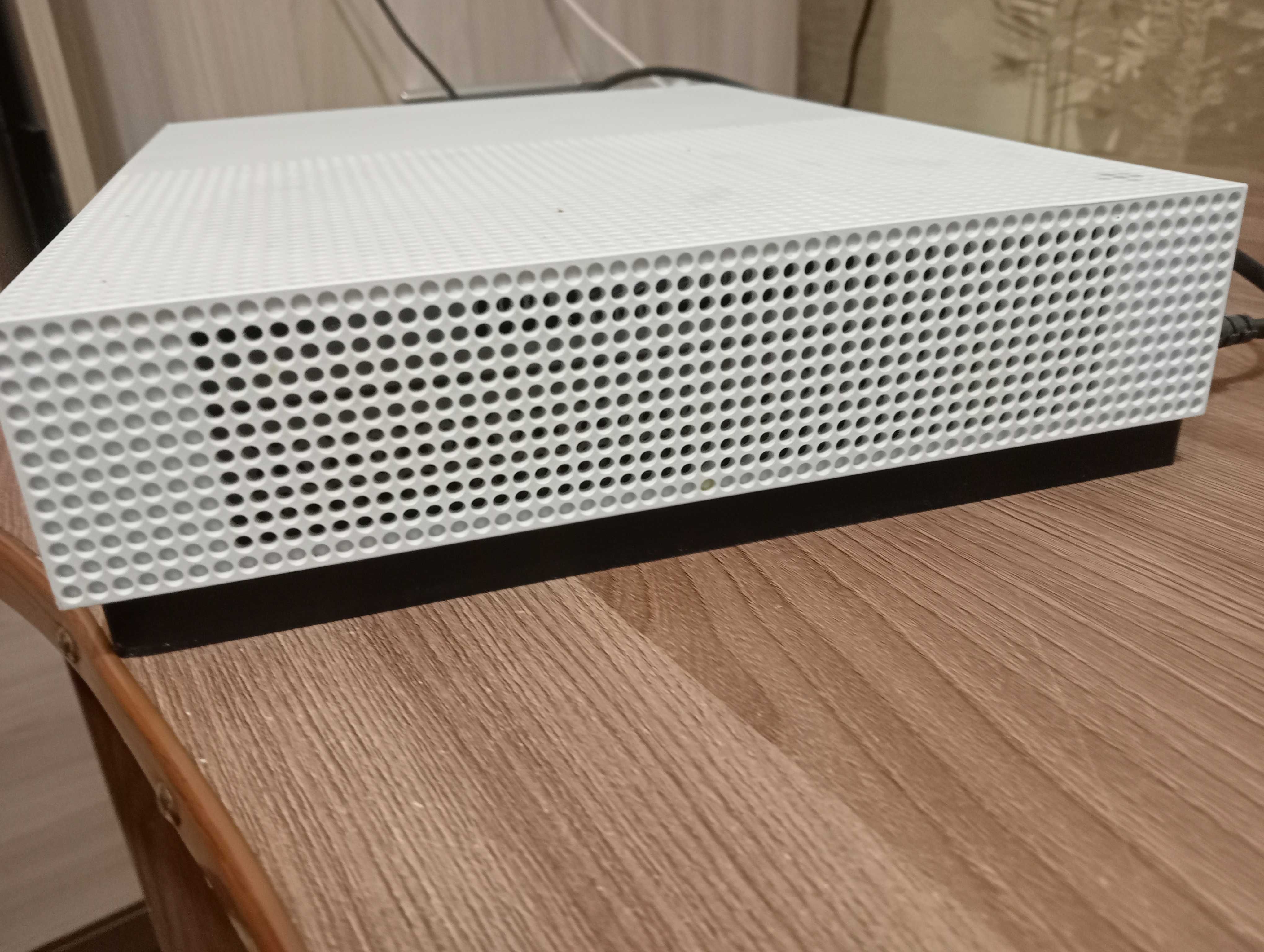 Игровая консоль Xbox one s