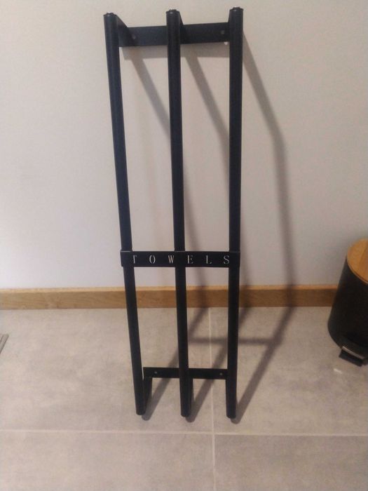 Uchwyt na ręczniki półka reling łazienkowy