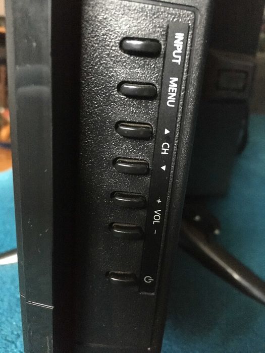 Telewizor 40" Manta LED 4004