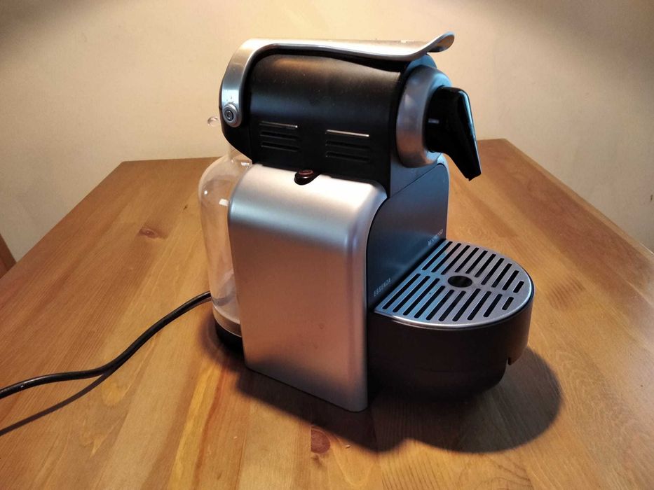 Máquina de café Nespresso Essenza