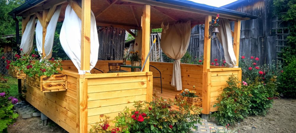 Altana ogrodowa drewniana