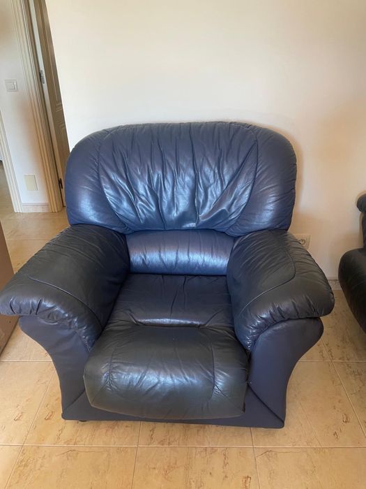 Conjunto Sofá Cama + Sofá Individual + 2 Mesas de Apoio