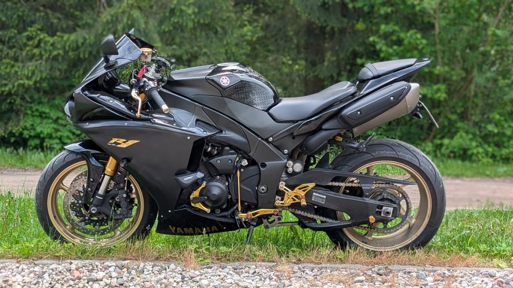 Yamaha R1 RN22 2011