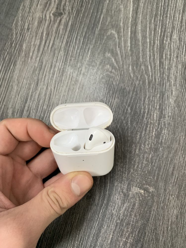 AirPods 2         .