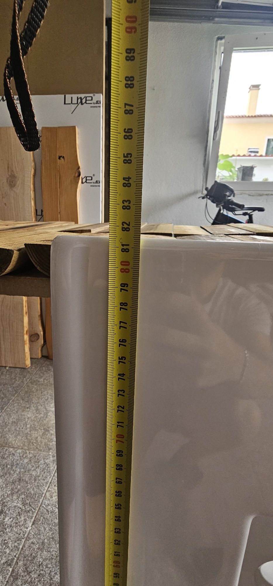 Lavatório de encastrar 81cm