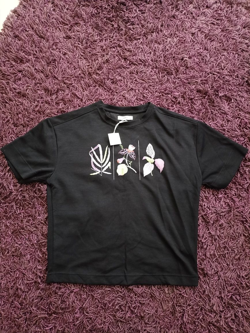 Nowa koszulka z krótkim rękawem t-shirt w kwiaty reserved xs/s