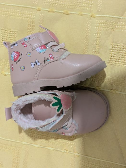 Botas menina tamanho 20 com pelinho