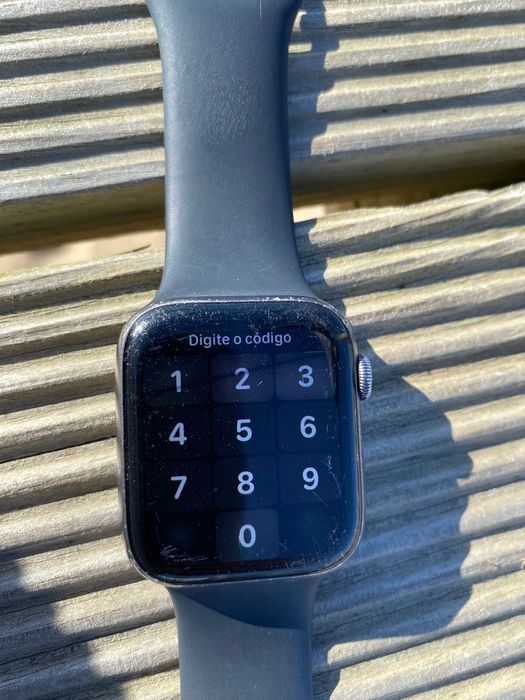 Apple Watch cor preta 44mm, pulseira preta