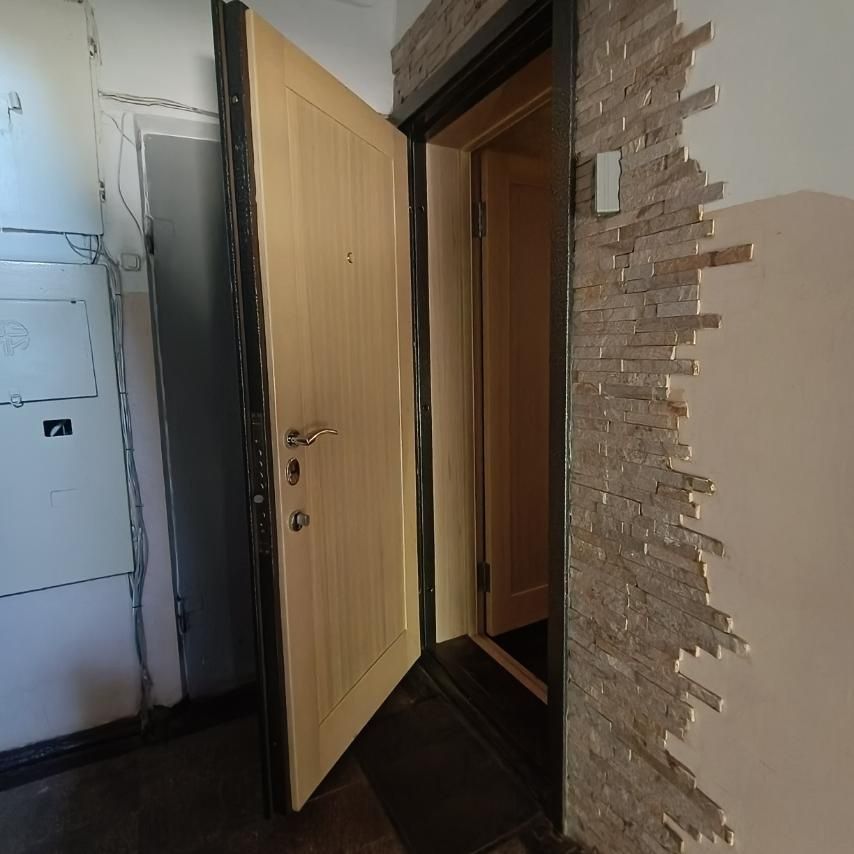 Продаю 3 ком кв Парковая 3/5 кирпич, ремонт, мебель, техника