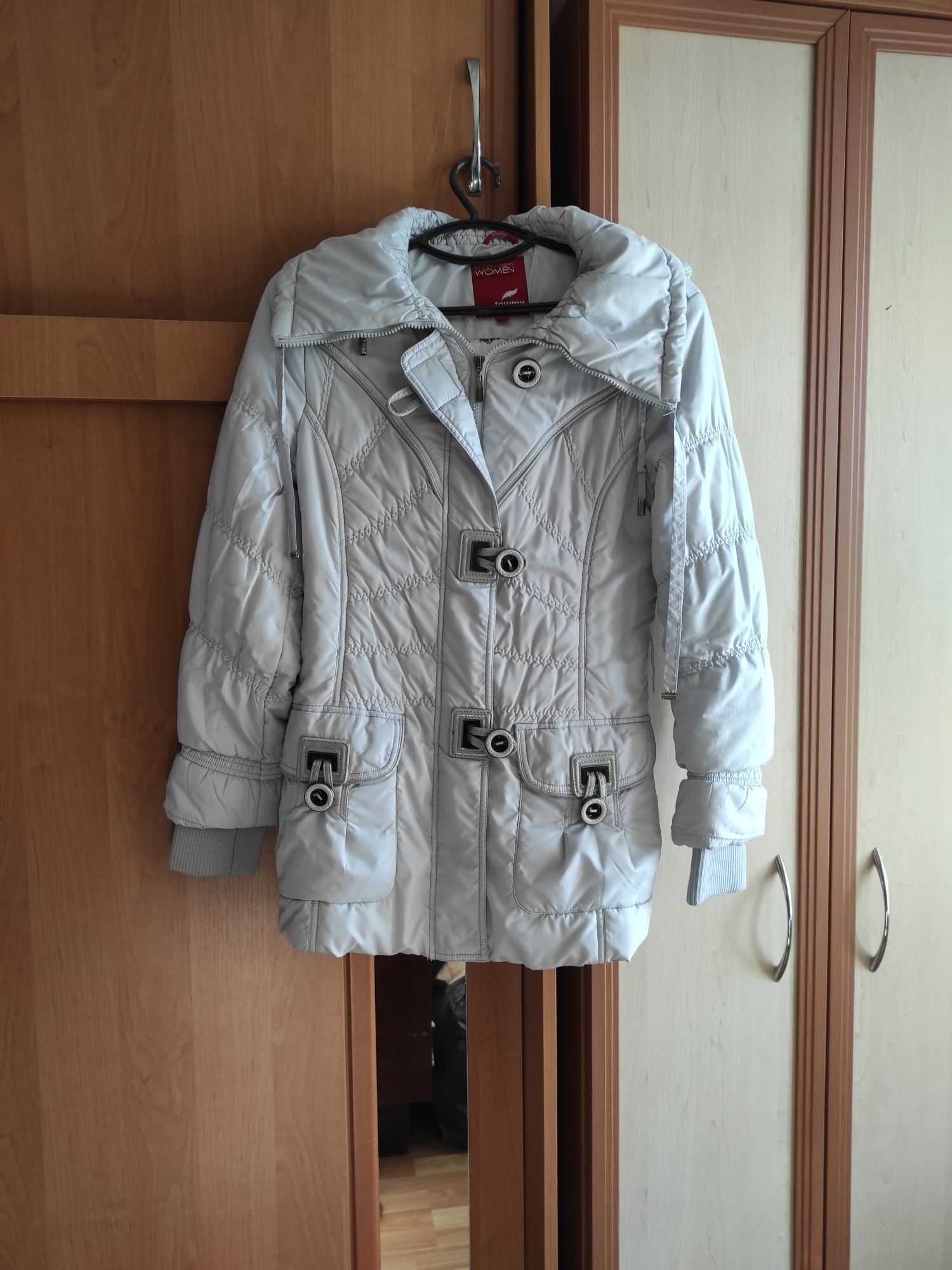 Женская демисезонная куртка 42-44 размер