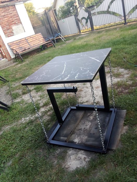 Підвісний стіл на ланцюгах, стиль лофт