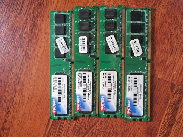 Cztery kości pamięci do laptopa RAM