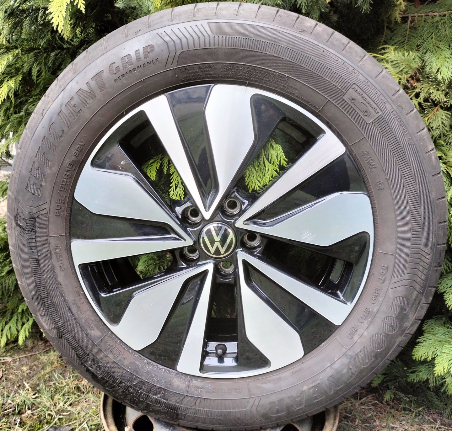 Felgi oryginał VW T-Cross Skoda Kamiq Seat Arona 6Jx16 ET35 5x100