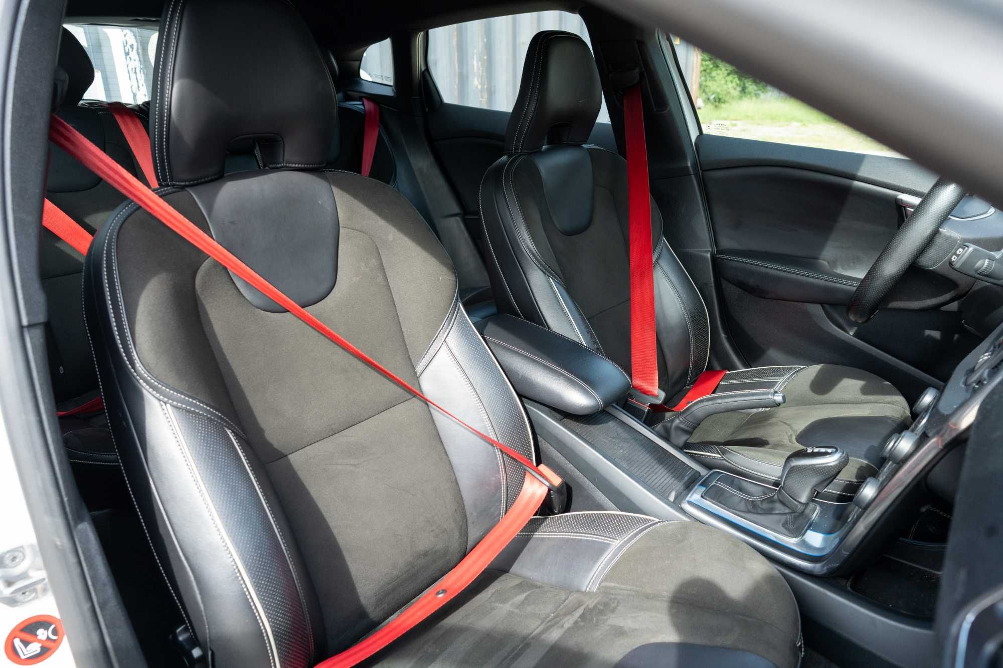 VOLVO V40 2.0 T5 253KM Carbon Edition * automat * felgi 19 " zadbane