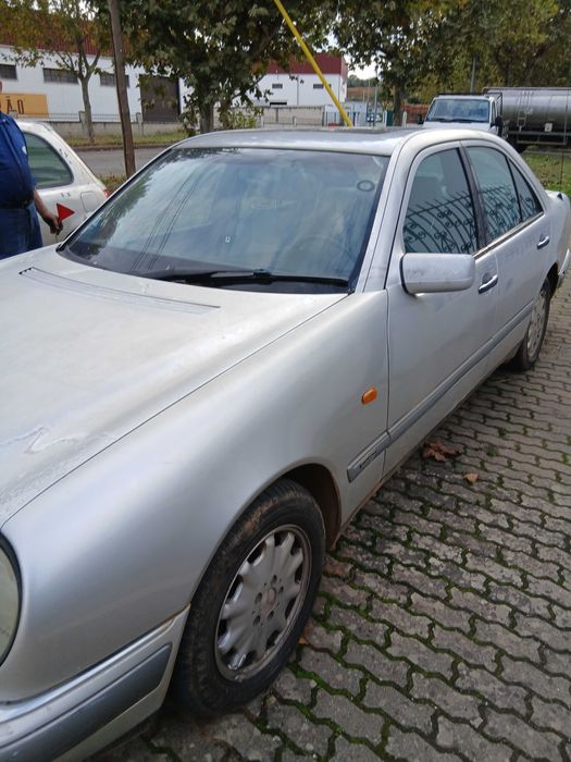 MERCEDES 2200 class E