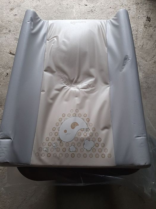 Новий пеленальний столик